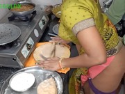 Preview 5 of Komal khana bana Rahi thi ek sath do jor jor se dhoka lagaya