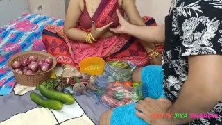 XXX Desi Bhabhi Fucked By Customer While Selling Vegetables.