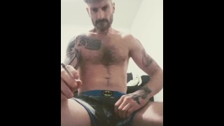 Tight boxer rub for daddy ;)