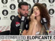 Preview 1 of ELO PODCAST LE CHUPA LAS TETAS A ANTO VEGA