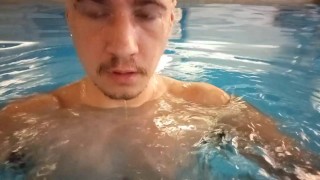 Gorda tetona de argentina jugando al pool y termina siendo garchada por perder