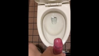 [Mass ejaculation with big cock] In the middle of exhaustion with a hangover, masturbation with sure