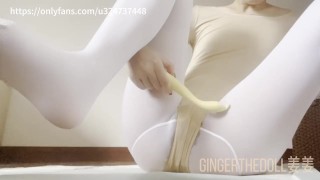 Old Goes Young - Ballet dancer gives a blowjob