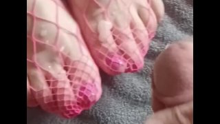 DD Sadie Wants You to Lick Daddy's Cum Off of Her Feet