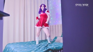 Elf Misato Katsuragi from Evangelion loves to masturbate on Christmas Eve and cum hard from DP