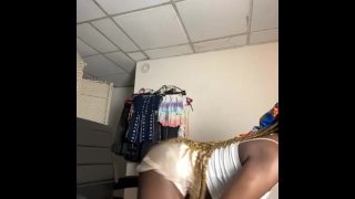 Jamaican BlackAmerican Homemade Video : pretty pussy baddies (darkskin women) dancehallmusic wineing