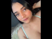 Preview 3 of Tina muestra sus tetas grandes naturales y su culo mientras se folla a sí misma