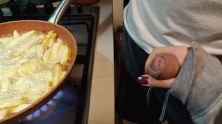 Handjob by cute girlfriend while cooking fries(full vid on my 0nlyfans/ManyVids)
