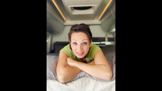 SophieCoeur Invite Un inconnu De Tinder Pour Se Faire Baiser Dans Son Van (RÉEL)