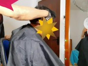 Preview 1 of (1)Mistress hair cut and peeplay(Ladyසැලුන් ගිගින් කොණ්ඩය කපාගෙන වුනදෙය බලන්න.)
