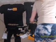 Preview 6 of Special unboxing 25k subscribers. Thank you Pornhub for these wonderful gifts (happy ending)