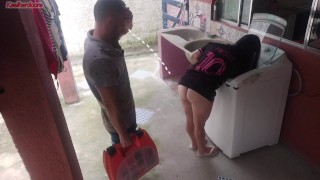 Paying the air conditioning installation with a blowjob eat all his cum