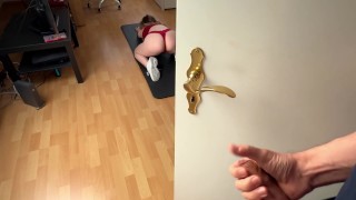 DICKFLASH in STUDENTS APARTMENT: a sexy college girl sees my hard cock and can't resist