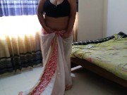 Preview 3 of زوجة الأب الساخنة اللعينة في الساري الهندي التقليدي أثناء ارتدائها للذهاب إلى الهواء الطلقBBW Hot