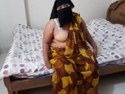Preview 1 of زوجة الأب تشارك السرير مع صديق الابن - الجنس العربي Hot Stepmom sharing bed with son's friend - Arab